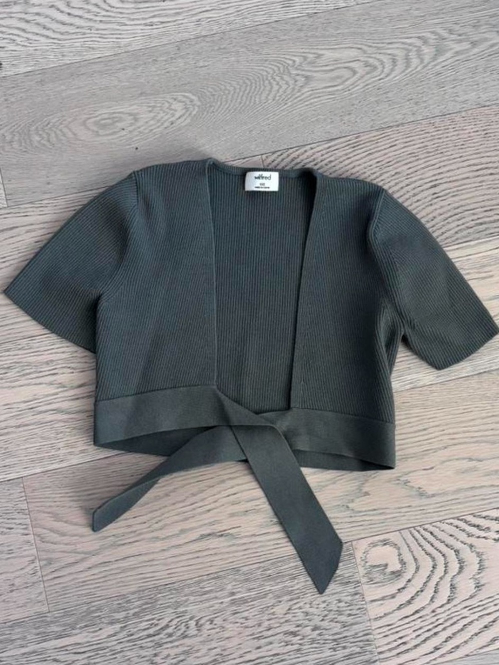 Aritzia Wilfred Crop Top